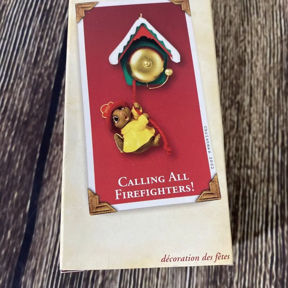 2002 Hallmark Keepsake 'Calling All Firefighters' Holiday Ornament New